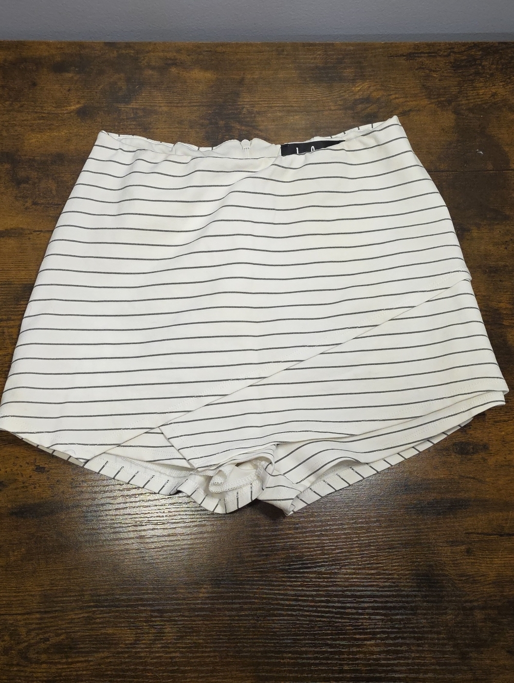 Lulu's White and Black Striped Skort
